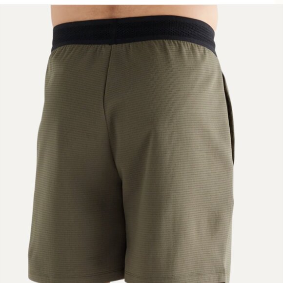NWT NOBULL Men's Army Green Textured Knit Shorts (7 inch) - Picture 6 of 11